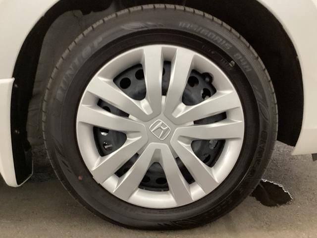 フィット ｅ：ＨＥＶホーム　前後誤発進抑制機能　クリソナ　助手席エアバッグ　運転席エアバッグ　アイドリングストップ　ＬＥＤライト　ＵＳＢ接続　バックカメラ　ＡＢＳ　サイドエアバッグ　スマートキー　キーレス（23枚目）