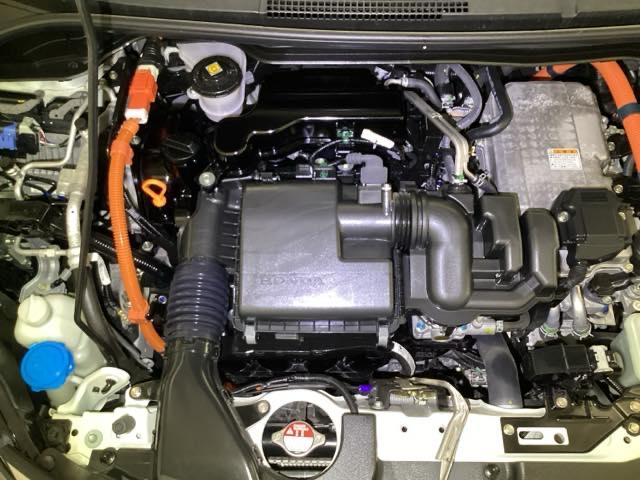 フィット ｅ：ＨＥＶホーム　前後誤発進抑制機能　クリソナ　助手席エアバッグ　運転席エアバッグ　アイドリングストップ　ＬＥＤライト　ＵＳＢ接続　バックカメラ　ＡＢＳ　サイドエアバッグ　スマートキー　キーレス（24枚目）