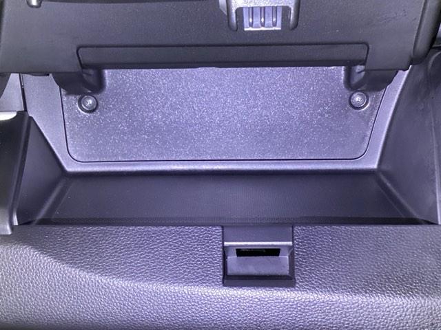 フィット ｅ：ＨＥＶホーム　前後誤発進抑制機能　クリソナ　助手席エアバッグ　運転席エアバッグ　アイドリングストップ　ＬＥＤライト　ＵＳＢ接続　バックカメラ　ＡＢＳ　サイドエアバッグ　スマートキー　キーレス（34枚目）