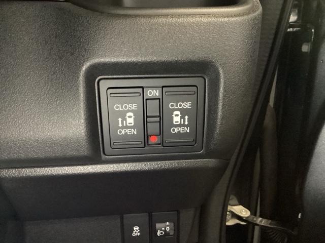 Ｎ－ＢＯＸカスタム ターボ　両側電動スライドドア　リアカメラ　ＥＴＣ　イモビライザー　衝突被害軽減　ベンチシート　キーフリー　Ｐセンサー　ＥＳＣ　パワステ　ＤＶＤ再生　両席エアバック　サイドエアバッグ　ターボ車　ＵＳＢ接続（14枚目）