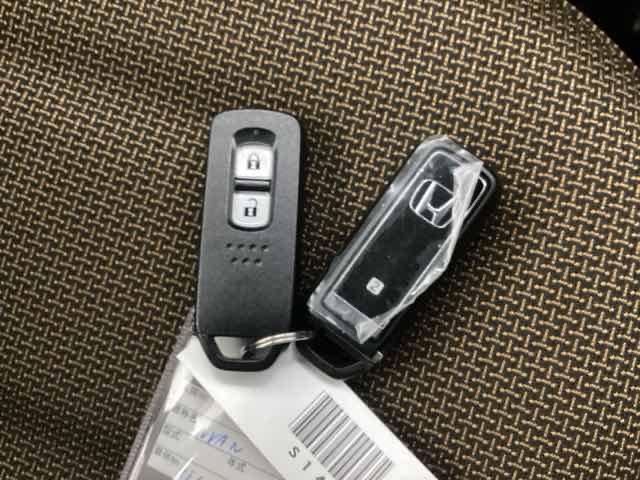 N-VAN ファンスタイル+ネイチャー ディスプレイオーディオ リアカメラ ドラレコ LEDライト 両側スライド 衝突軽減ブレーキ エアコン USB VSA スマートキー クルーズコントロール 運転席エアバッグ キーレスエントリー ETC(19枚目)