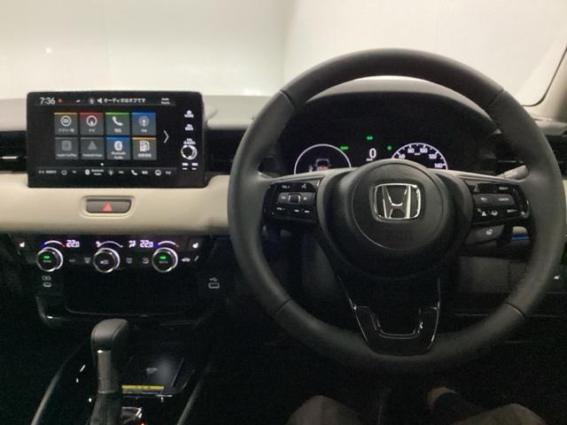 ヴェゼル e:HEVZ・PLaYパッケージ 電動リアゲート シートヒーター ETC オートクルーズコントロール アイドリングストップ LEDヘッド USB 電動テールゲート 衝突被害軽減システム リヤカメラ フルセグテレビ 横滑り防止装置(2枚目)