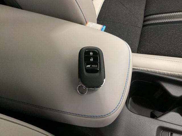 ヴェゼル e:HEVZ・PLaYパッケージ 電動リアゲート シートヒーター ETC オートクルーズコントロール アイドリングストップ LEDヘッド USB 電動テールゲート 衝突被害軽減システム リヤカメラ フルセグテレビ 横滑り防止装置(17枚目)