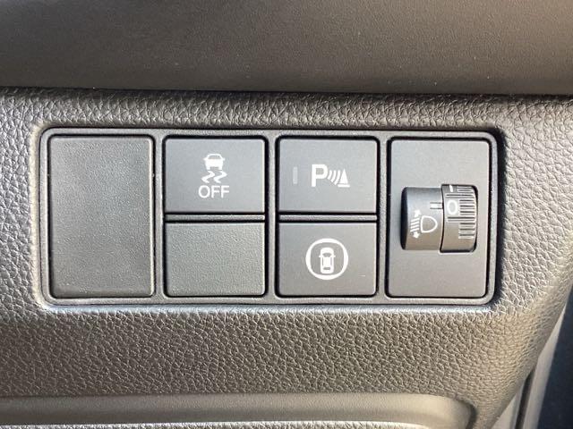 ヴェゼル ｅ：ＨＥＶＸ　ＥＴＣ／純正ナビ／バックモニター／ホンダセンシング　前後障害物センサー　ＡＡＣ　イモビライザー　スマ－トキ－　ＰＷ　リアカメラ　クルコン　ＥＳＣ　ＥＴＣ装備　キーフリー　ＬＥＤヘッドランプ　ＡＢＳ（32枚目）