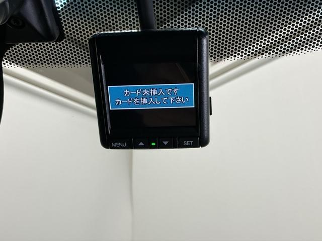 ヴェゼル ＲＳ・ホンダセンシング　ドラレコ　ナビ　Ｒカメラ　ブルートゥース　盗難防止　バックモニター　サイドエアバック　スマ－トキ－　シートヒータ　ＬＥＤライト　地デジＴＶ　ドライブレコーダー装着車　フルオートエアコン　整備記録簿（13枚目）
