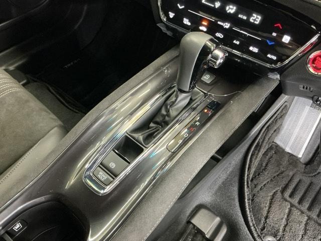 ヴェゼル ＲＳ・ホンダセンシング　ドラレコ　ナビ　Ｒカメラ　ブルートゥース　盗難防止　バックモニター　サイドエアバック　スマ－トキ－　シートヒータ　ＬＥＤライト　地デジＴＶ　ドライブレコーダー装着車　フルオートエアコン　整備記録簿（19枚目）