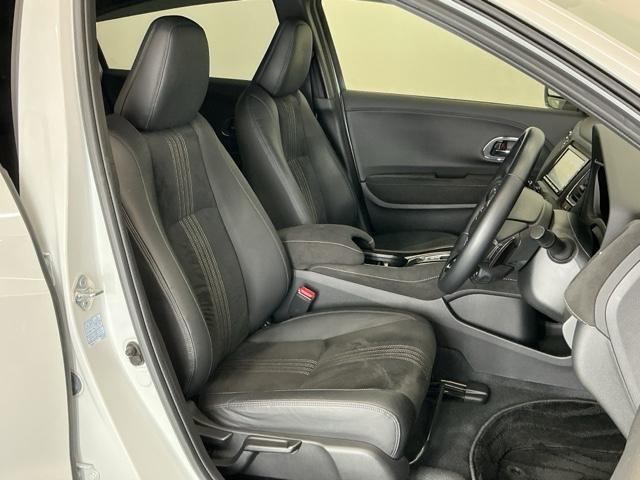 ヴェゼル ＲＳ・ホンダセンシング　ドラレコ　ナビ　Ｒカメラ　ブルートゥース　盗難防止　バックモニター　サイドエアバック　スマ－トキ－　シートヒータ　ＬＥＤライト　地デジＴＶ　ドライブレコーダー装着車　フルオートエアコン　整備記録簿（21枚目）