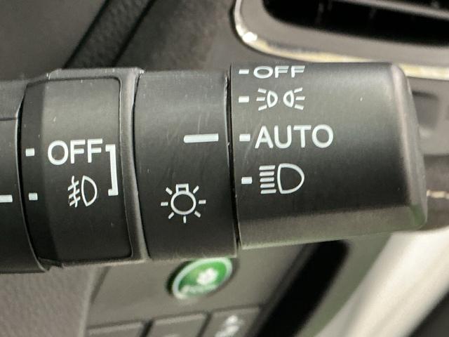 ヴェゼル ＲＳ・ホンダセンシング　ドラレコ　ナビ　Ｒカメラ　ブルートゥース　盗難防止　バックモニター　サイドエアバック　スマ－トキ－　シートヒータ　ＬＥＤライト　地デジＴＶ　ドライブレコーダー装着車　フルオートエアコン　整備記録簿（24枚目）