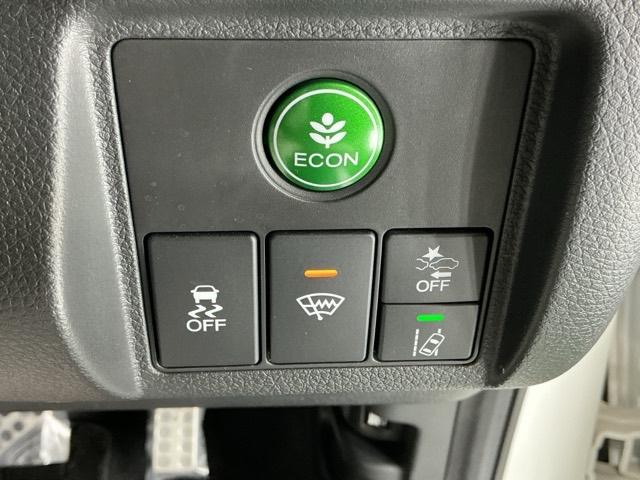 ヴェゼル ＲＳ・ホンダセンシング　ドラレコ　ナビ　Ｒカメラ　ブルートゥース　盗難防止　バックモニター　サイドエアバック　スマ－トキ－　シートヒータ　ＬＥＤライト　地デジＴＶ　ドライブレコーダー装着車　フルオートエアコン　整備記録簿（26枚目）