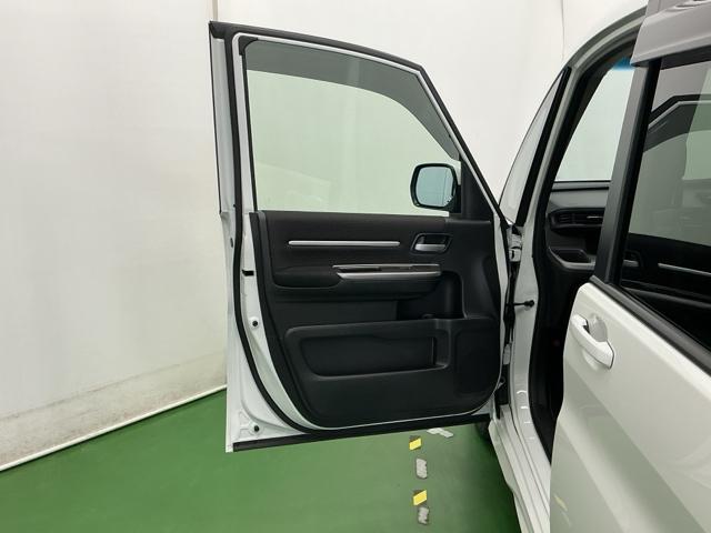 ステップワゴンスパーダ スパーダホンダセンシング　ドラレコ　ナビ　Ｒカメラ　ブルートゥース　盗難防止　助手席エアバッグ　Ｗパワスラ　記録簿有　地デジ　ＬＥＤライト　横滑り防止システム　オートエアコン　リアカメラ　ドライブレコーダー装着車　ＵＳＢ（54枚目）