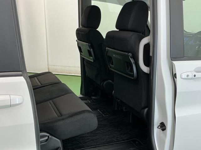 ステップワゴンスパーダ スパーダホンダセンシング　ドラレコ　ナビ　Ｒカメラ　ブルートゥース　盗難防止　助手席エアバッグ　Ｗパワスラ　記録簿有　地デジ　ＬＥＤライト　横滑り防止システム　オートエアコン　リアカメラ　ドライブレコーダー装着車　ＵＳＢ（56枚目）