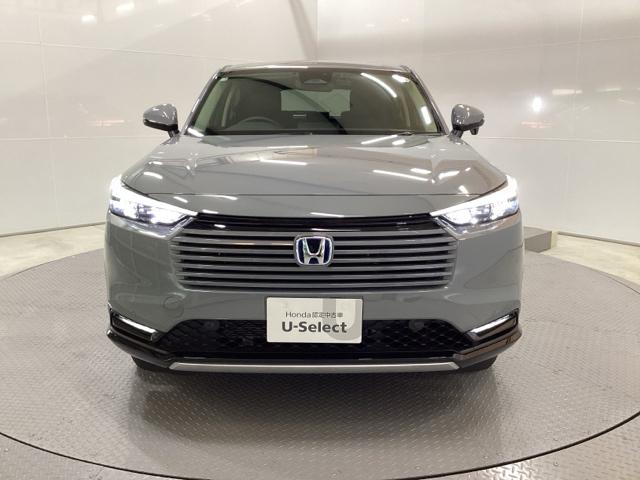 ヴェゼル ｅ：ＨＥＶＺ　シートヒーター　ドラレコ　ＥＴＣ　衝突回避支援ブレーキ機能　スマキ　Ｐトランク　フルオートエアコン　Ｄレコ　エアバッグ　両席エアバック　Ｒカメ　パワーウィンドウ　ＬＥＤランプ　ソナー　クルーズＣ（6枚目）