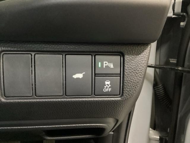 ヴェゼル ｅ：ＨＥＶＺ　シートヒーター　ドラレコ　ＥＴＣ　衝突回避支援ブレーキ機能　スマキ　Ｐトランク　フルオートエアコン　Ｄレコ　エアバッグ　両席エアバック　Ｒカメ　パワーウィンドウ　ＬＥＤランプ　ソナー　クルーズＣ（14枚目）