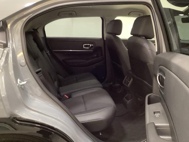 ヴェゼル ｅ：ＨＥＶＺ　シートヒーター　ドラレコ　ＥＴＣ　衝突回避支援ブレーキ機能　スマキ　Ｐトランク　フルオートエアコン　Ｄレコ　エアバッグ　両席エアバック　Ｒカメ　パワーウィンドウ　ＬＥＤランプ　ソナー　クルーズＣ（17枚目）