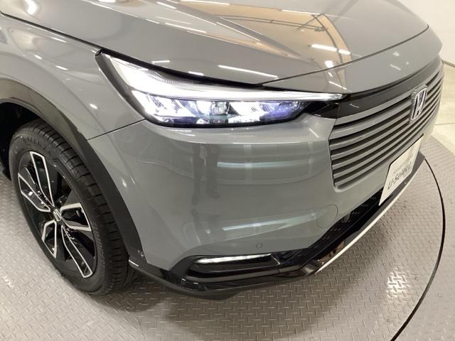 ヴェゼル ｅ：ＨＥＶＺ　シートヒーター　ドラレコ　ＥＴＣ　衝突回避支援ブレーキ機能　スマキ　Ｐトランク　フルオートエアコン　Ｄレコ　エアバッグ　両席エアバック　Ｒカメ　パワーウィンドウ　ＬＥＤランプ　ソナー　クルーズＣ（20枚目）