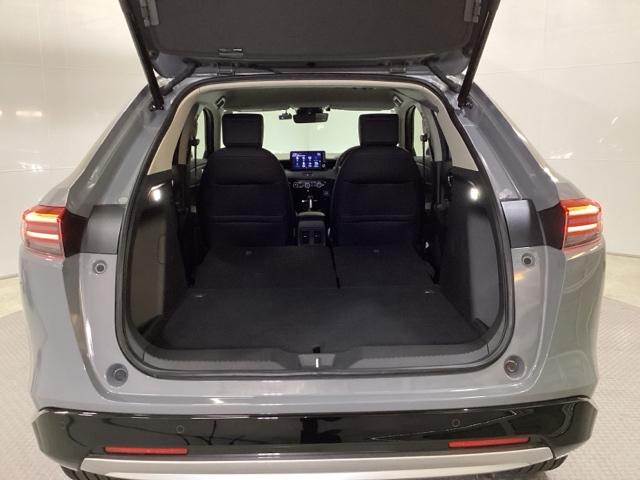 ヴェゼル ｅ：ＨＥＶＺ　シートヒーター　ドラレコ　ＥＴＣ　衝突回避支援ブレーキ機能　スマキ　Ｐトランク　フルオートエアコン　Ｄレコ　エアバッグ　両席エアバック　Ｒカメ　パワーウィンドウ　ＬＥＤランプ　ソナー　クルーズＣ（23枚目）