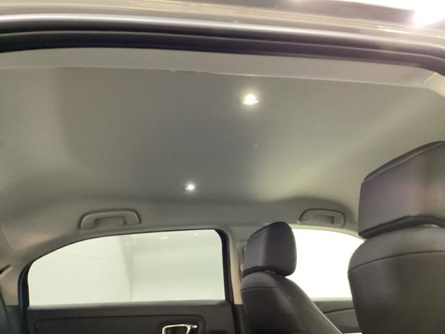 ヴェゼル ｅ：ＨＥＶＺ　シートヒーター　ドラレコ　ＥＴＣ　衝突回避支援ブレーキ機能　スマキ　Ｐトランク　フルオートエアコン　Ｄレコ　エアバッグ　両席エアバック　Ｒカメ　パワーウィンドウ　ＬＥＤランプ　ソナー　クルーズＣ（29枚目）