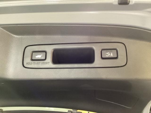 ヴェゼル ｅ：ＨＥＶＺ　シートヒーター　ドラレコ　ＥＴＣ　衝突回避支援ブレーキ機能　スマキ　Ｐトランク　フルオートエアコン　Ｄレコ　エアバッグ　両席エアバック　Ｒカメ　パワーウィンドウ　ＬＥＤランプ　ソナー　クルーズＣ（30枚目）