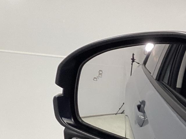 ヴェゼル ｅ：ＨＥＶＺ　シートヒーター　ドラレコ　ＥＴＣ　衝突回避支援ブレーキ機能　スマキ　Ｐトランク　フルオートエアコン　Ｄレコ　エアバッグ　両席エアバック　Ｒカメ　パワーウィンドウ　ＬＥＤランプ　ソナー　クルーズＣ（38枚目）