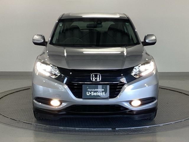 ヴェゼル Ｘ・ホンダセンシング　純正メモリーナビ　リアカメラ　ＥＴＣ　Ｒカメラ　Ｗエアバッグ　盗難防止　アクティブクルーズコントロール　オートエアコン　ＬＥＤランプ　衝突軽減ブレ－キ　パワステ　整備記録簿　カーテンエアバック　ＡＢＳ（6枚目）