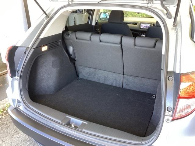 ヴェゼル Ｘ・ホンダセンシング　純正メモリーナビ　リアカメラ　ＥＴＣ　Ｒカメラ　Ｗエアバッグ　盗難防止　アクティブクルーズコントロール　オートエアコン　ＬＥＤランプ　衝突軽減ブレ－キ　パワステ　整備記録簿　カーテンエアバック　ＡＢＳ（18枚目）