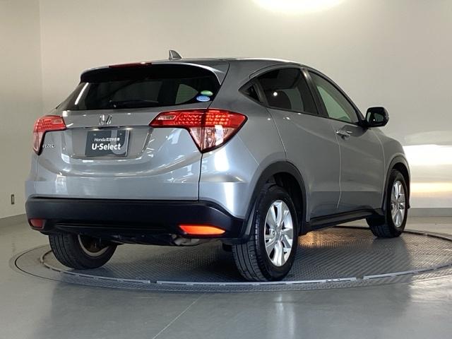 ヴェゼル Ｘ・ホンダセンシング　純正メモリーナビ　リアカメラ　ＥＴＣ　Ｒカメラ　Ｗエアバッグ　盗難防止　アクティブクルーズコントロール　オートエアコン　ＬＥＤランプ　衝突軽減ブレ－キ　パワステ　整備記録簿　カーテンエアバック　ＡＢＳ（31枚目）