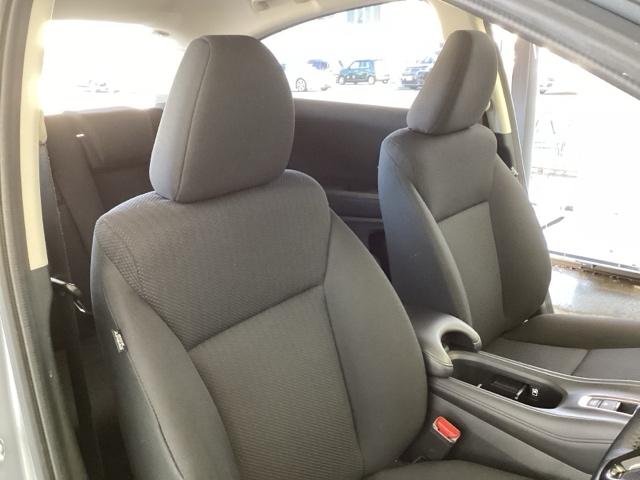 ヴェゼル Ｘ・ホンダセンシング　純正メモリーナビ　リアカメラ　ＥＴＣ　Ｒカメラ　Ｗエアバッグ　盗難防止　アクティブクルーズコントロール　オートエアコン　ＬＥＤランプ　衝突軽減ブレ－キ　パワステ　整備記録簿　カーテンエアバック　ＡＢＳ（54枚目）