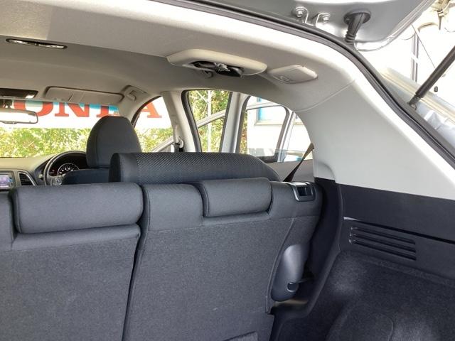 ヴェゼル Ｘ・ホンダセンシング　純正メモリーナビ　リアカメラ　ＥＴＣ　Ｒカメラ　Ｗエアバッグ　盗難防止　アクティブクルーズコントロール　オートエアコン　ＬＥＤランプ　衝突軽減ブレ－キ　パワステ　整備記録簿　カーテンエアバック　ＡＢＳ（62枚目）