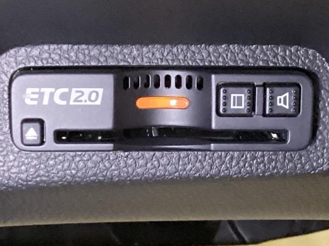 ヴェゼル e:HEVZ リアカメラ シートヒーター ETC 衝突回避支援ブレーキ機能 パノラミックビューモニター スマキ フルオートエアコン Dレコ エアバッグ 両席エアバック Rカメ パワーウィンドウ LEDランプ ABS(15枚目)