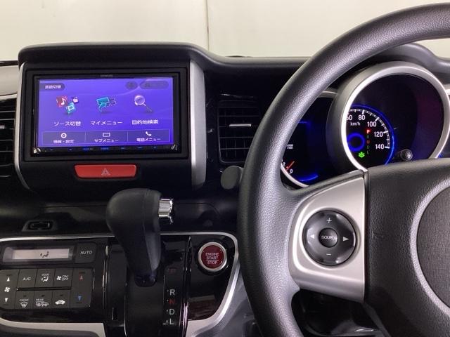 Ｎ－ＢＯＸカスタム ＧＳＳパッケージ　ナビ　Ｒカメラ　ブルートゥース　フルセグ　整備記録簿　スマ－トキ－　Ｂカメ　ＥＴＣ付き　エアコン　ＥＳＣ　Ａ－ＳＴＯＰ　盗難防止システム　パワーウィンドウ　運転席助手席エアバッグ　ＤＶＤ　ＡＢＳ（3枚目）