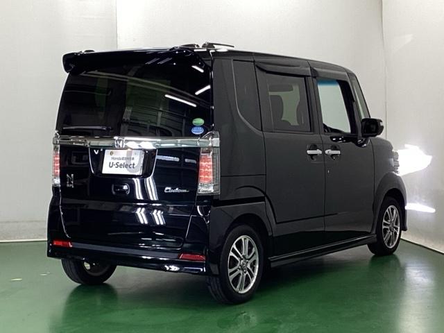 Ｎ－ＢＯＸカスタム ＧＳＳパッケージ　ナビ　Ｒカメラ　ブルートゥース　フルセグ　整備記録簿　スマ－トキ－　Ｂカメ　ＥＴＣ付き　エアコン　ＥＳＣ　Ａ－ＳＴＯＰ　盗難防止システム　パワーウィンドウ　運転席助手席エアバッグ　ＤＶＤ　ＡＢＳ（8枚目）