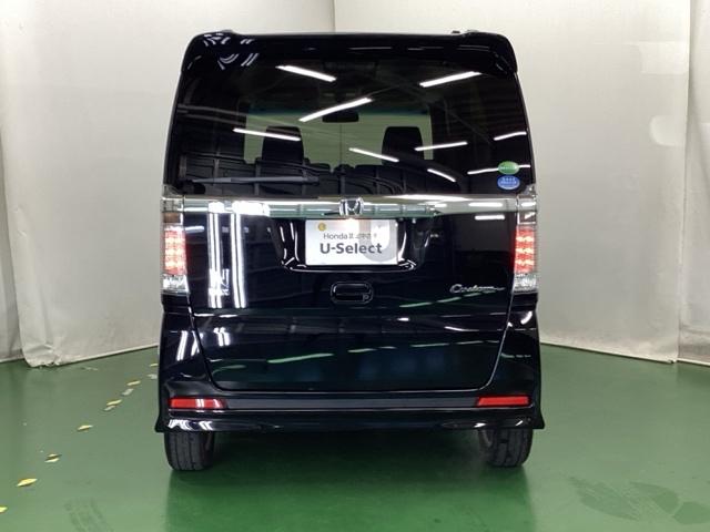 Ｎ－ＢＯＸカスタム ＧＳＳパッケージ　ナビ　Ｒカメラ　ブルートゥース　フルセグ　整備記録簿　スマ－トキ－　Ｂカメ　ＥＴＣ付き　エアコン　ＥＳＣ　Ａ－ＳＴＯＰ　盗難防止システム　パワーウィンドウ　運転席助手席エアバッグ　ＤＶＤ　ＡＢＳ（9枚目）