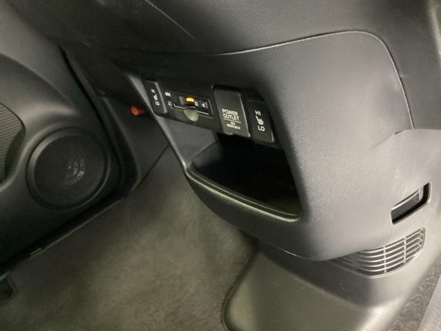 Ｎ－ＢＯＸカスタム ＧＳＳパッケージ　ナビ　Ｒカメラ　ブルートゥース　フルセグ　整備記録簿　スマ－トキ－　Ｂカメ　ＥＴＣ付き　エアコン　ＥＳＣ　Ａ－ＳＴＯＰ　盗難防止システム　パワーウィンドウ　運転席助手席エアバッグ　ＤＶＤ　ＡＢＳ（47枚目）