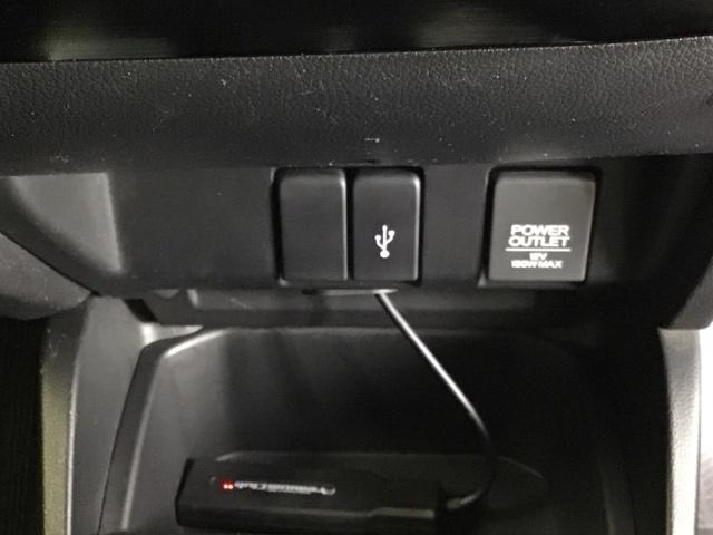 フィット １３Ｇ・Ｌホンダセンシング　ナビ　Ｒカメラ　ブルートゥース　フルセグ　ＥＴＣ車載器　ＤＶＤ再生可　サイドカーテンエアバック　ＵＳＢ　リアカメラ　エアバック　パワーウインドウ　記録簿　キーフリーシステム　ＬＥＤライト　ＶＳＡ（39枚目）