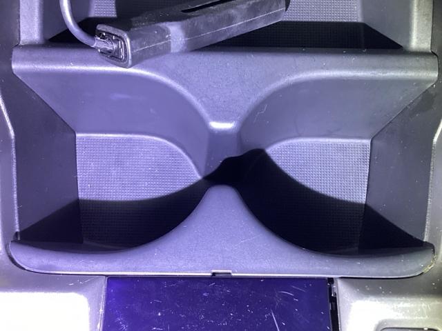 フィット １３Ｇ・Ｌホンダセンシング　ナビ　Ｒカメラ　ブルートゥース　フルセグ　ＥＴＣ車載器　ＤＶＤ再生可　サイドカーテンエアバック　ＵＳＢ　リアカメラ　エアバック　パワーウインドウ　記録簿　キーフリーシステム　ＬＥＤライト　ＶＳＡ（60枚目）