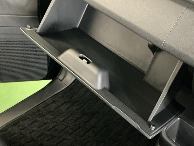 N-BOXカスタム ベースグレード ドラレコ ナビ Rカメラ ブルートゥース USB接続 CMBS Dレコ ベンチシート オートエアコン スマートキ LED 盗難防止装置 クルコン ETC バックカメラ フルセグTV パワーステアリング(55枚目)