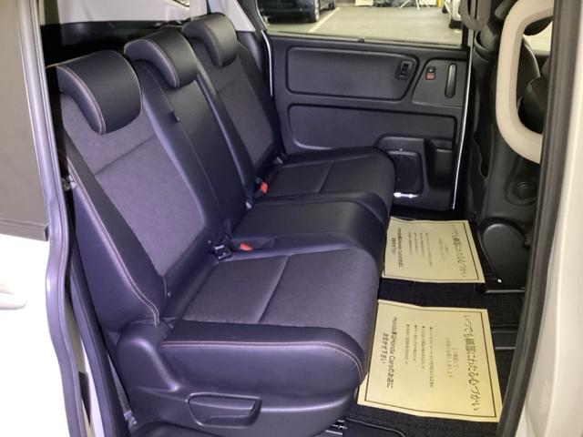 フリード+ハイブリッド ハイブリッド・クロスター 両側電動スライドドア シートヒーター シ-トヒ-タ- Rカメラ VSA クルコン LEDライト サイドカーテンエアバック フルセグTV フルオートエアコン スマ-トキ- 衝突軽減 USB接続 ETC(12枚目)