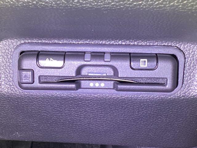 フリード+ハイブリッド ハイブリッド・クロスター 両側電動スライドドア シートヒーター シ-トヒ-タ- Rカメラ VSA クルコン LEDライト サイドカーテンエアバック フルセグTV フルオートエアコン スマ-トキ- 衝突軽減 USB接続 ETC(15枚目)