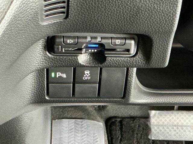 N-BOXカスタム L ドラレコ ナビ Rカメラ ブルートゥース 両席電動スライドドア Pソナー サイドエアバッグ Aストップ シートヒータ ベンチシート 点検記録簿 キーフリーシステム LEDライト リアカメ AC ETC(15枚目)