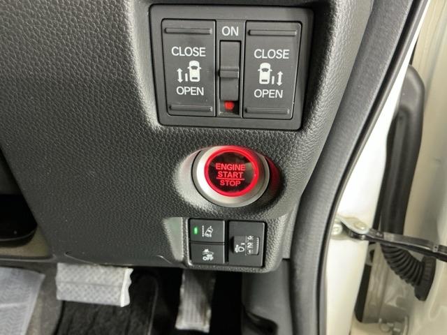 N-BOXカスタム L ドラレコ ナビ Rカメラ ブルートゥース 両席電動スライドドア Pソナー サイドエアバッグ Aストップ シートヒータ ベンチシート 点検記録簿 キーフリーシステム LEDライト リアカメ AC ETC(32枚目)