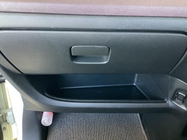 N-ONE プレミアム スマートキー HIDヘッドライト 運転席エアバック 横滑防止 イモビライザー 助手席エアバック パワーステ フルオートエアコン スマ-トキ- キーレス サイドエアバック ABS アイドリング ベンチ席(40枚目)