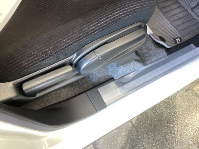 N-ONE プレミアム スマートキー HIDヘッドライト 運転席エアバック 横滑防止 イモビライザー 助手席エアバック パワーステ フルオートエアコン スマ-トキ- キーレス サイドエアバック ABS アイドリング ベンチ席(45枚目)