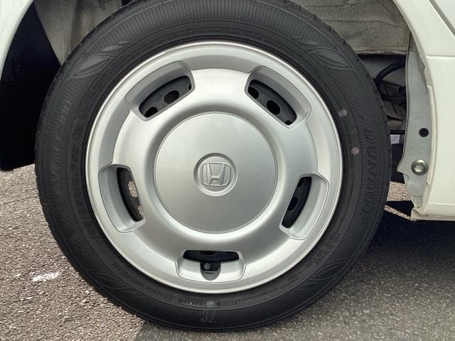 �X�`�[���z�C�[���ɂ́A�z�C�[���g�����i�z�C�[���J�o�[�j���t���Ă��܂��B