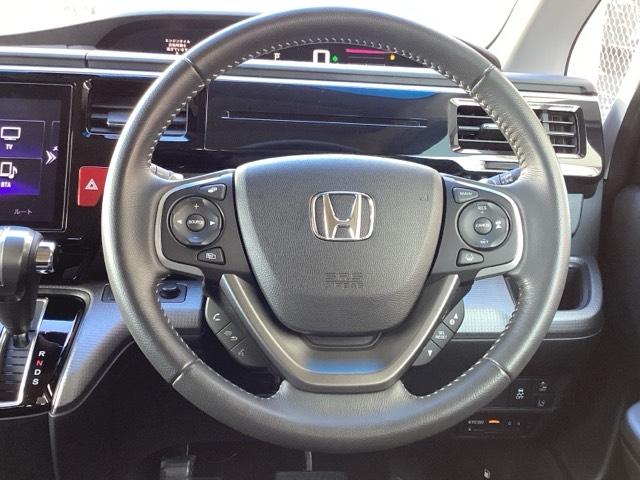 ��ɂȂ��ފ��o�̃X�e�A�����O�ł��B�����S�n�A�f�U�C�����A���쐫�ɂ���������A�C�e���ł��B