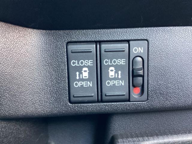 �d���X���C�h�h�A�̑��암���ł��B���A�h�A�͍��E�Ƃ��ɓd���X���C�h�h�A�ɂȂ��Ă��܂�