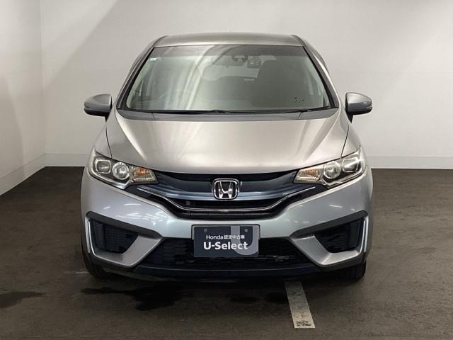 フィット １３Ｇ・Ｌパッケージ　メモリーナビ　リアカメラ　ＥＴＣ　軽減ブレーキ　Ｂカメ　Ｓキー　フルセグ　フルオートエアコン　ナビＴＶ　リモコンキー　サイドＳＲＳ　横滑り防止機能　エアバック　アイスト　パワーウィンド　Ｗエアバッグ（6枚目）