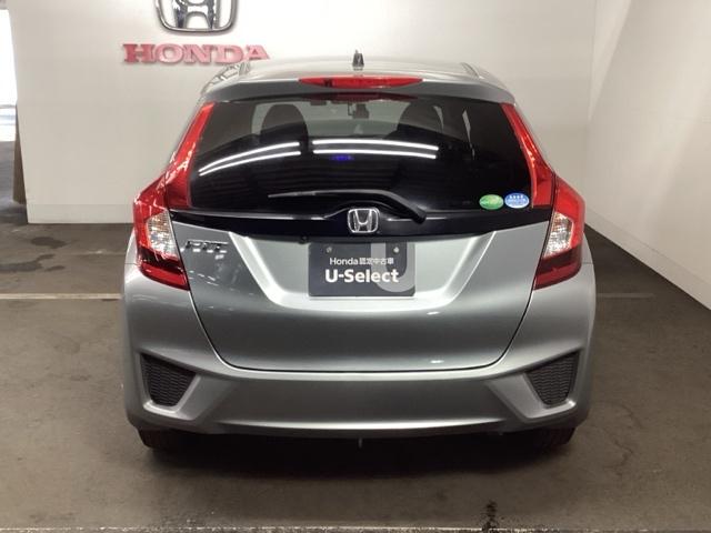 フィット １３Ｇ・Ｌパッケージ　メモリーナビ　リアカメラ　ＥＴＣ　軽減ブレーキ　Ｂカメ　Ｓキー　フルセグ　フルオートエアコン　ナビＴＶ　リモコンキー　サイドＳＲＳ　横滑り防止機能　エアバック　アイスト　パワーウィンド　Ｗエアバッグ（9枚目）