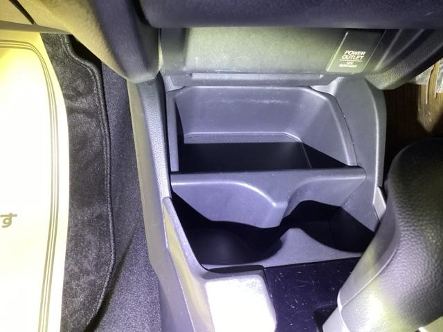 フィット １３Ｇ・Ｌパッケージ　メモリーナビ　リアカメラ　ＥＴＣ　軽減ブレーキ　Ｂカメ　Ｓキー　フルセグ　フルオートエアコン　ナビＴＶ　リモコンキー　サイドＳＲＳ　横滑り防止機能　エアバック　アイスト　パワーウィンド　Ｗエアバッグ（23枚目）