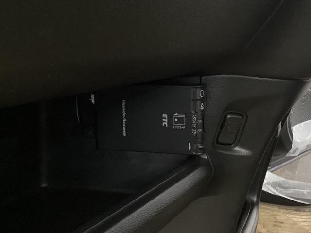 Ｎ－ＯＮＥ プレミアムツアラー　メモリーナビ　リアカメラ　ＥＴＣ　Ｒカメ　ベンチＳ　アイドリング　Ｗエアバック　スマ－トキ－　ＡＡＣ　キーレス　ワンセグ　ターボ　ナビＴＶ　エアバック　パワステ　ＡＢＳ　パワーウィンドウ　ＤＶＤ再生可（31枚目）