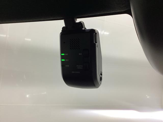 N-BOXカスタム ベースグレード HondaCONNECT対応純正メモリーナビ ドラレコ USB接続 CMBS Dレコ ベンチシート オートエアコン スマートキ LED 盗難防止装置 クルコン ETC バックカメラ フルセグTV(12枚目)